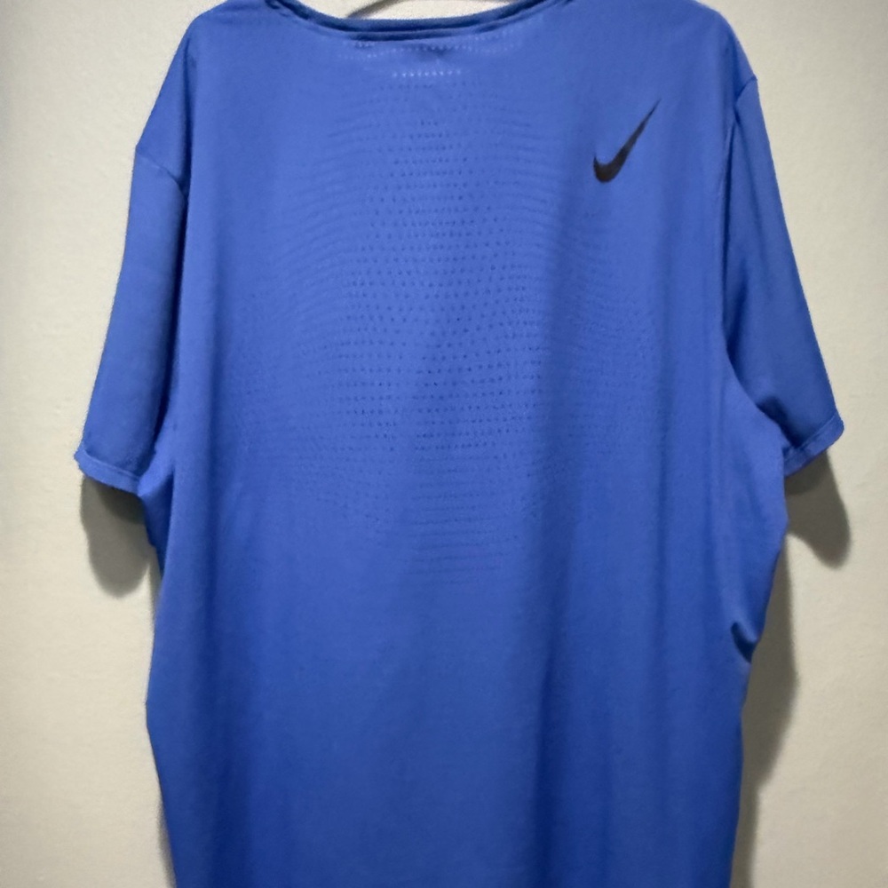 Nike AeroSwift
Men's Dri-FIT ADV Short-Sleeve Running Top